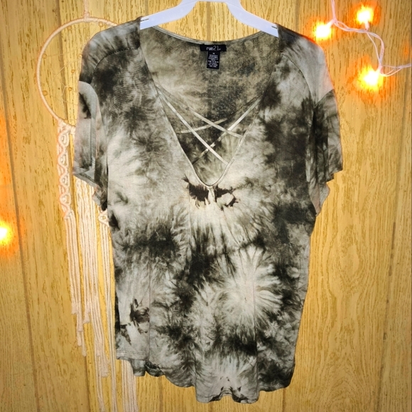 BOGO🆓 -Rue 21 Tie Dye Short Sleeve V Neck Tee - Picture 1 of 3